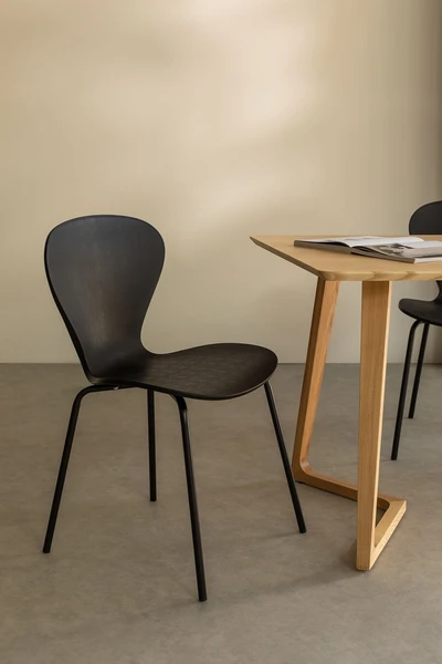 Chaise de salle à manger empilable Uit
