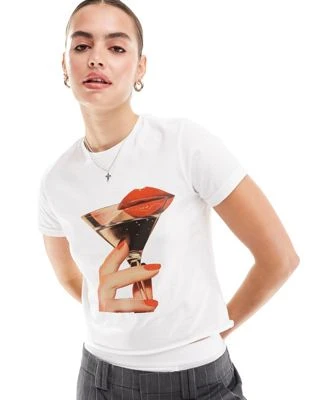 ASOS DESIGN - T-shirt effet rétréci à imprimé lèvres et boisson - Blanc