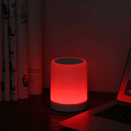 Lampe de Chevet LED Touch Rechargeable par USB Smart Coloré RGB LED Veilleuse Sans fil BT Haut-parleur Commande Tactile Dimmable Lampe Ambiance Soutien TF Carte AUX-in Appel Mains Libres Avec Poignée