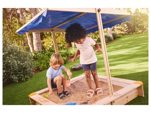 Bac à sable avec toit