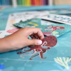 Poster Pédagogique Poppik + 60 stickers - Océans - 6 à 12 ans