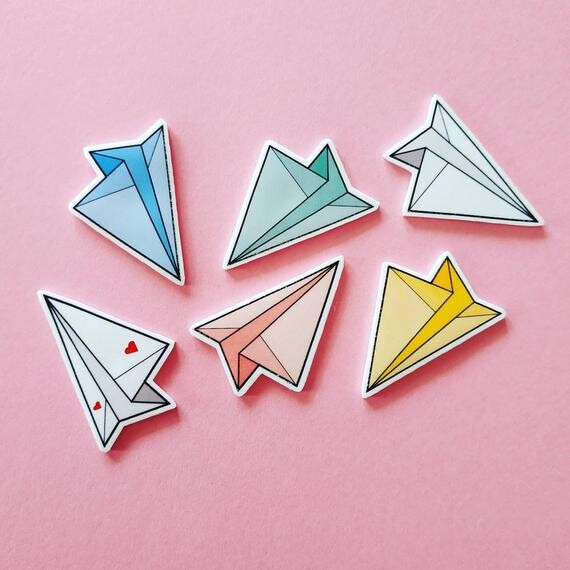 Pins avion de papier en plastique fou