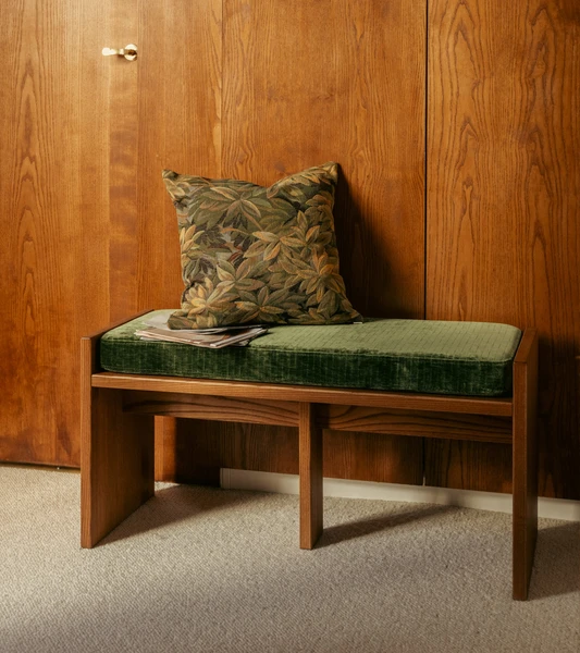 Banc Chiesa velours côtelé vert olive brillant