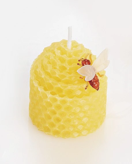 Vela de cera natural con panal de miel y una abejita para detalles