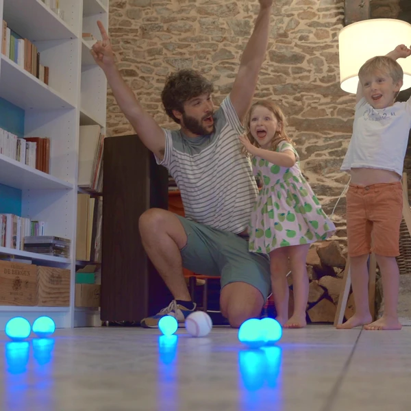 Nouveau jeu de boules lumineuses pour toute la famille et les amis.