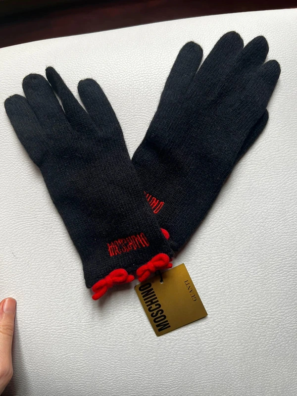 Guanti Moschino nuovi
