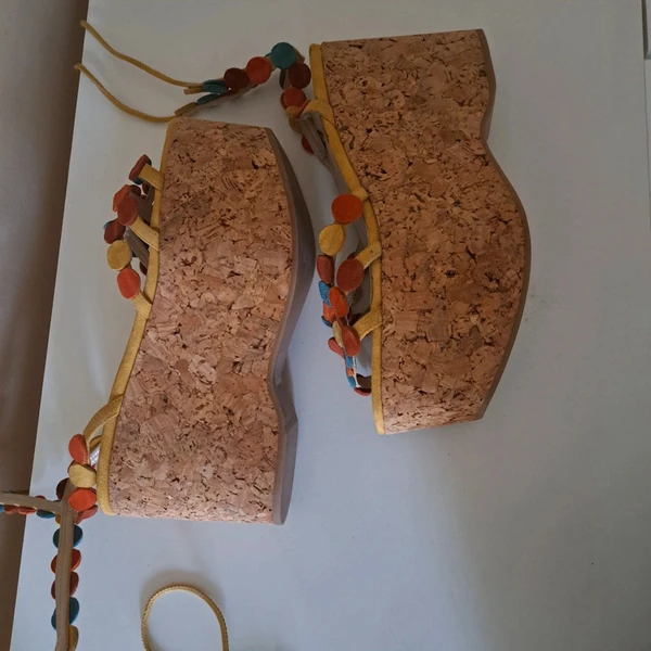 Sandales compensée a vendre
