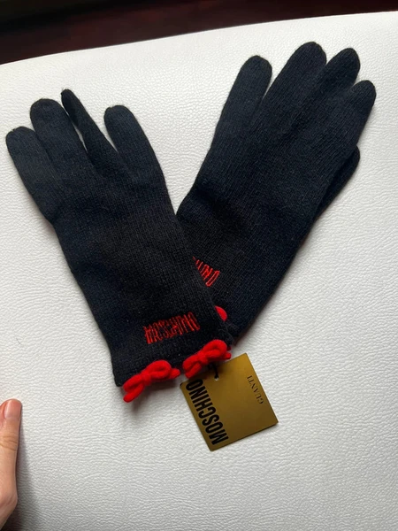 Guanti Moschino nuovi