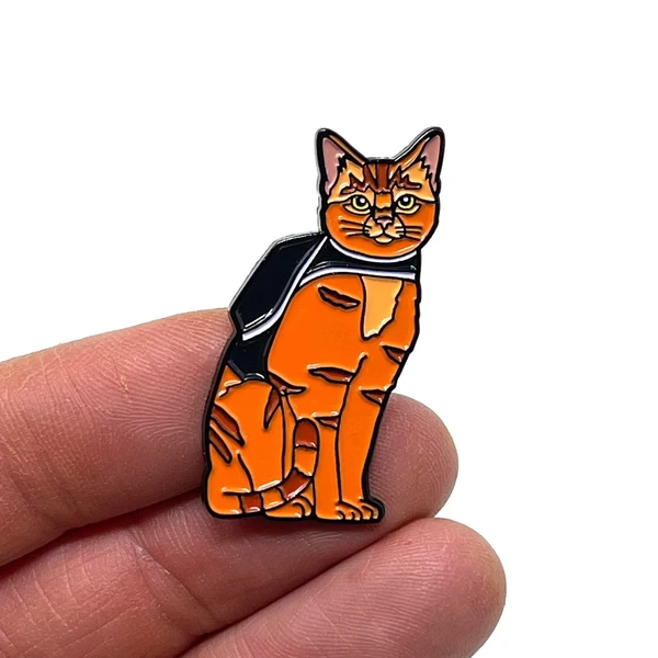 Stray for PC / PS, Stray Cat 1.5” enamel pin and magnet - Ps / Pc Gaming Art - Gaming pin