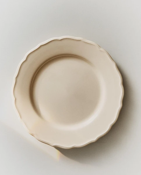 ASSIETTE PLATE FAÏENCE BORD RELIEF