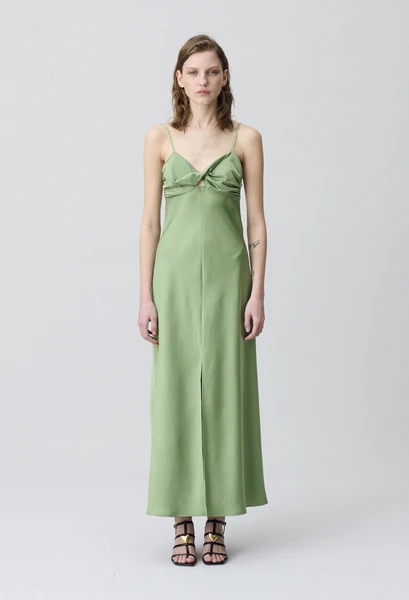 Robe longue satinée