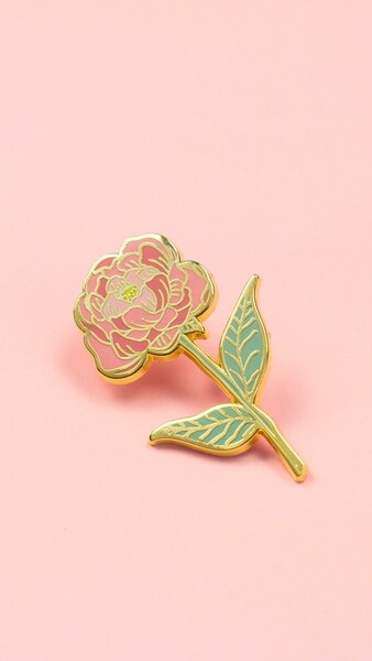 Épingle en émail de pivoine, Cadeau de pivoine, Épingle d’amoureux des fleurs, Badge de pivoine, Épingle à broche de pivoine, Accessoire botanique, Épingle à sac à dos