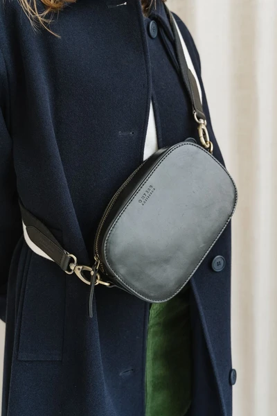 Sac à main en cuir certifié | noir "maya - black classic leather" O My Bag