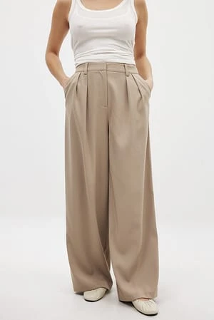 Pantalon à pinces taille haute - NAKD