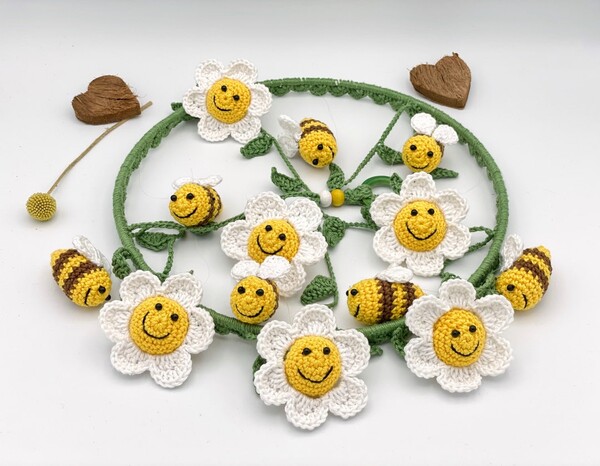 Berceau mobile personnalisé avec des fleurs et des abeilles | | mobile pour bébé au crochet personnalisé | de décoration de pépinière chambre d’enfant | fabriqué sur commande