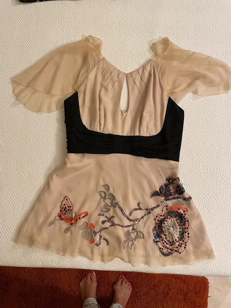 Top bordado fantasía de Karen Millen Talla S