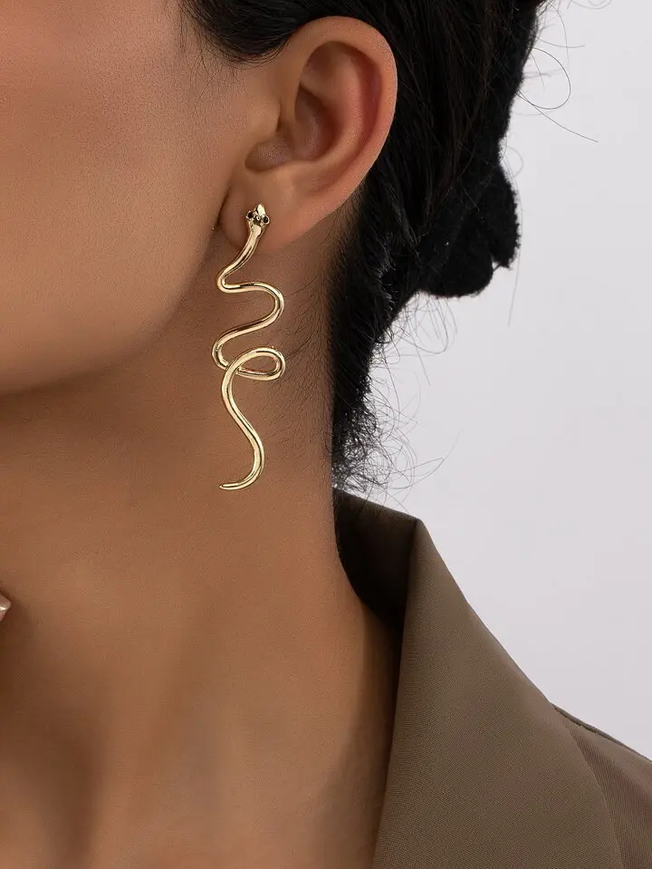 Clous d'oreilles Ã  design serpent