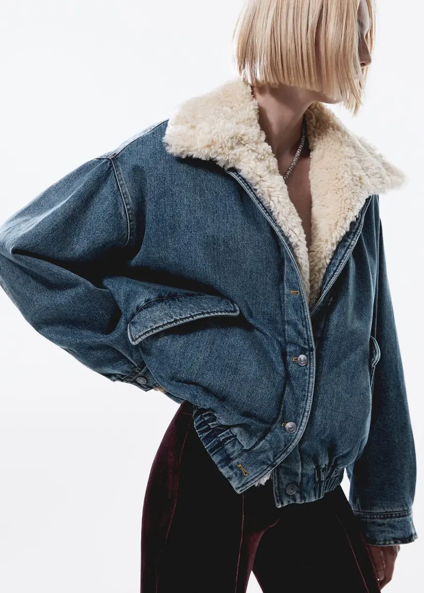 Veste bomber en jean imitation mouton retourné - Femme | Mango France