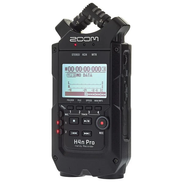 Zoom H4n Pro Black SD Card Bundle