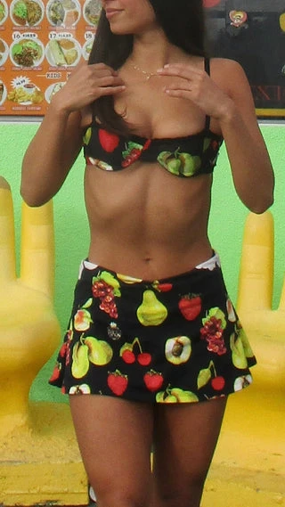 Las Frutas Negro Balconette Top