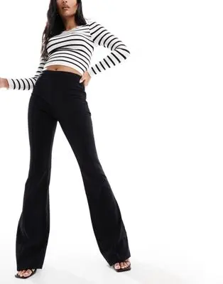 Mango - Pantalon ajusté évasé - Noir | ASOS
