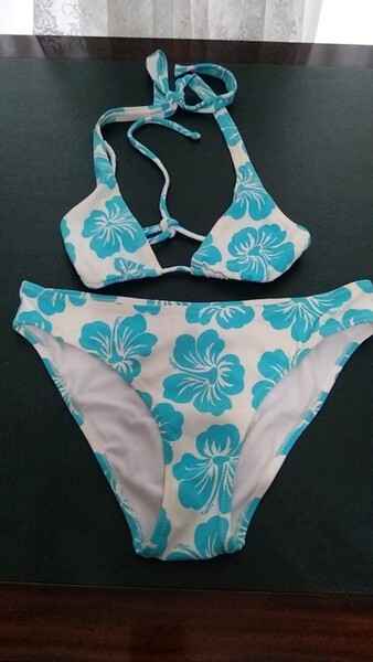 Bikini Golden Lady