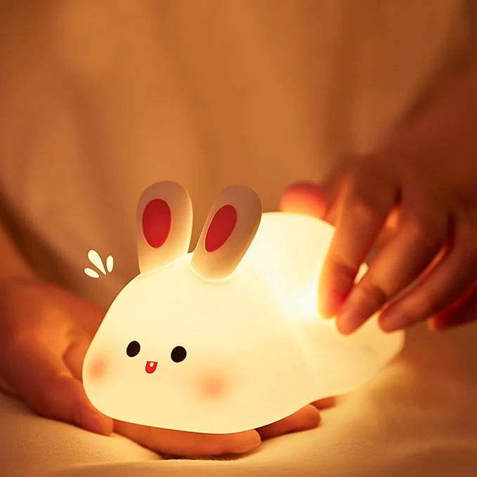 URAQT Veilleuse bébé lapin, veilleuse LED portable pour enfants, batterie rechargeable par USB, veilleuse en silicone Kawaii pour enfants, cadeaux pour bébé garçon, décoration de chambre mignonne