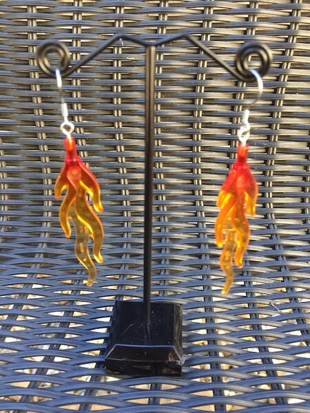 Flamme jumelle sur des crochets chirurgicaux en acier