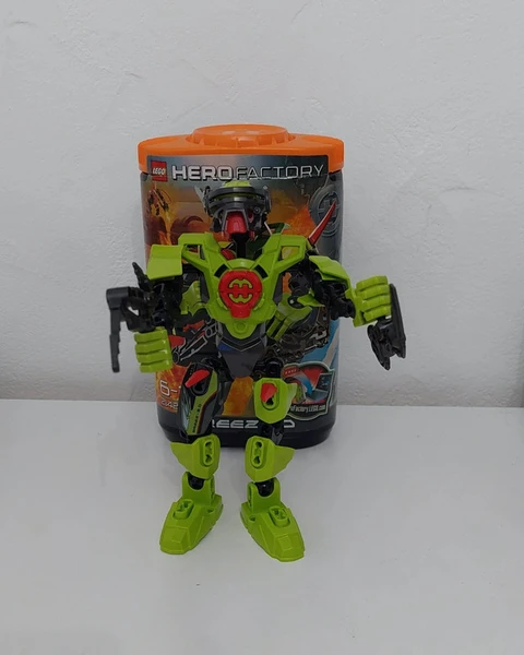 Lego Hero factory 2142