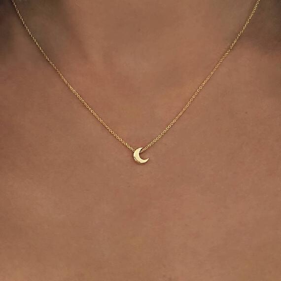 Collier Court Ultra Fin avec pendentif Lune