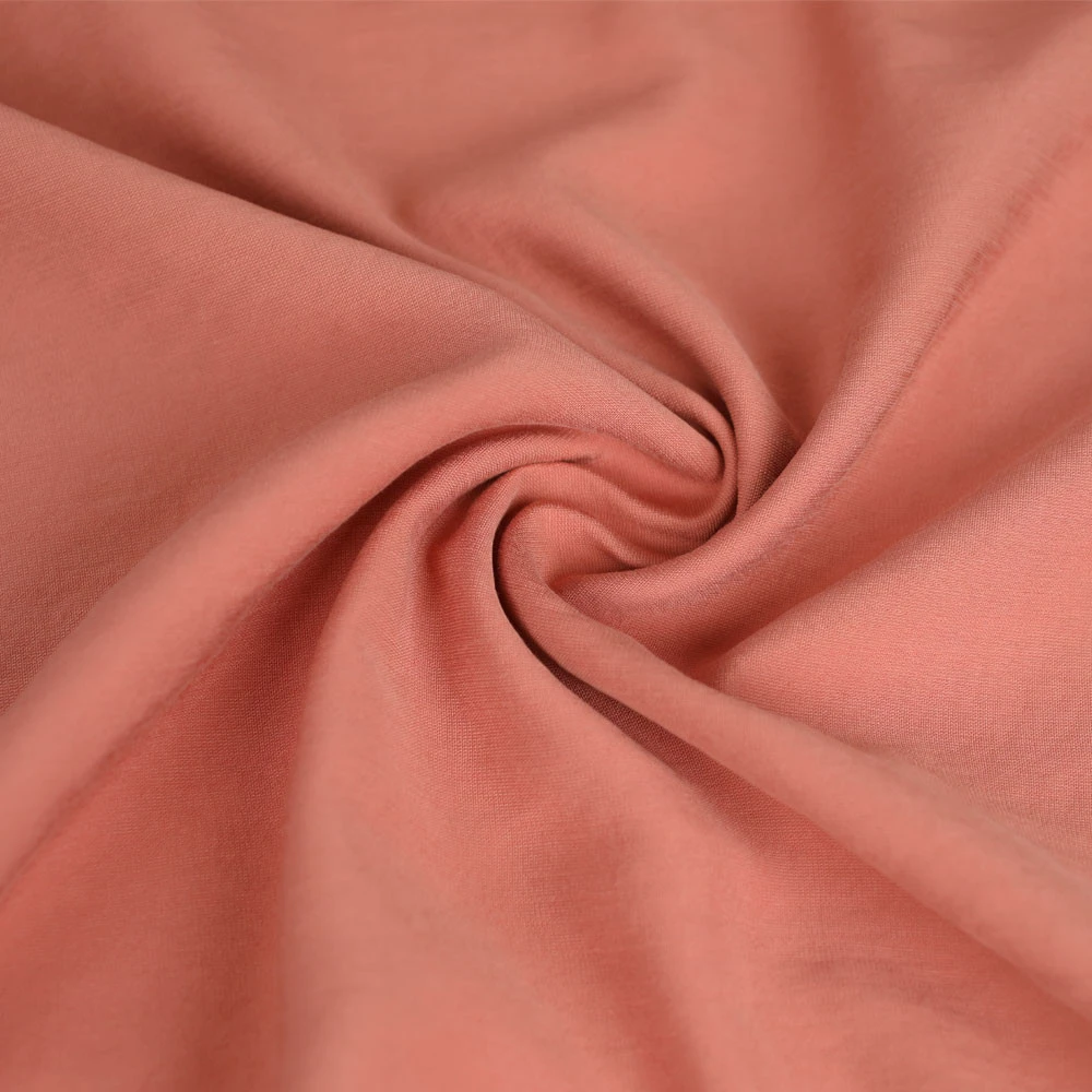 Tissu viscose uni Zélie effet peau de pêche terracotta / pour vos coutures de vêtements léger et souple