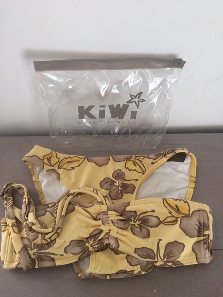Bikini à fleurs jaune