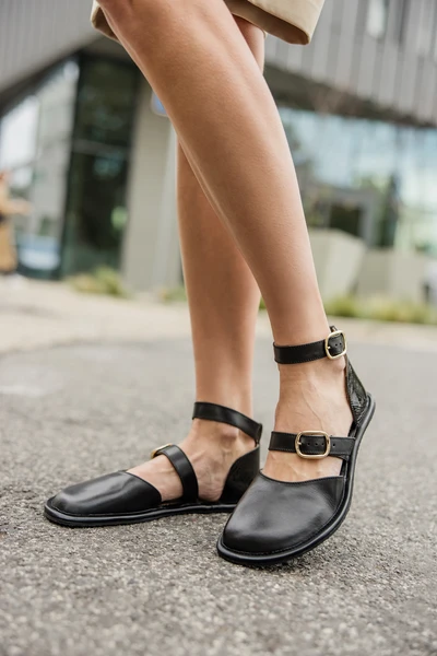 NEEJA barefoot sandals Black