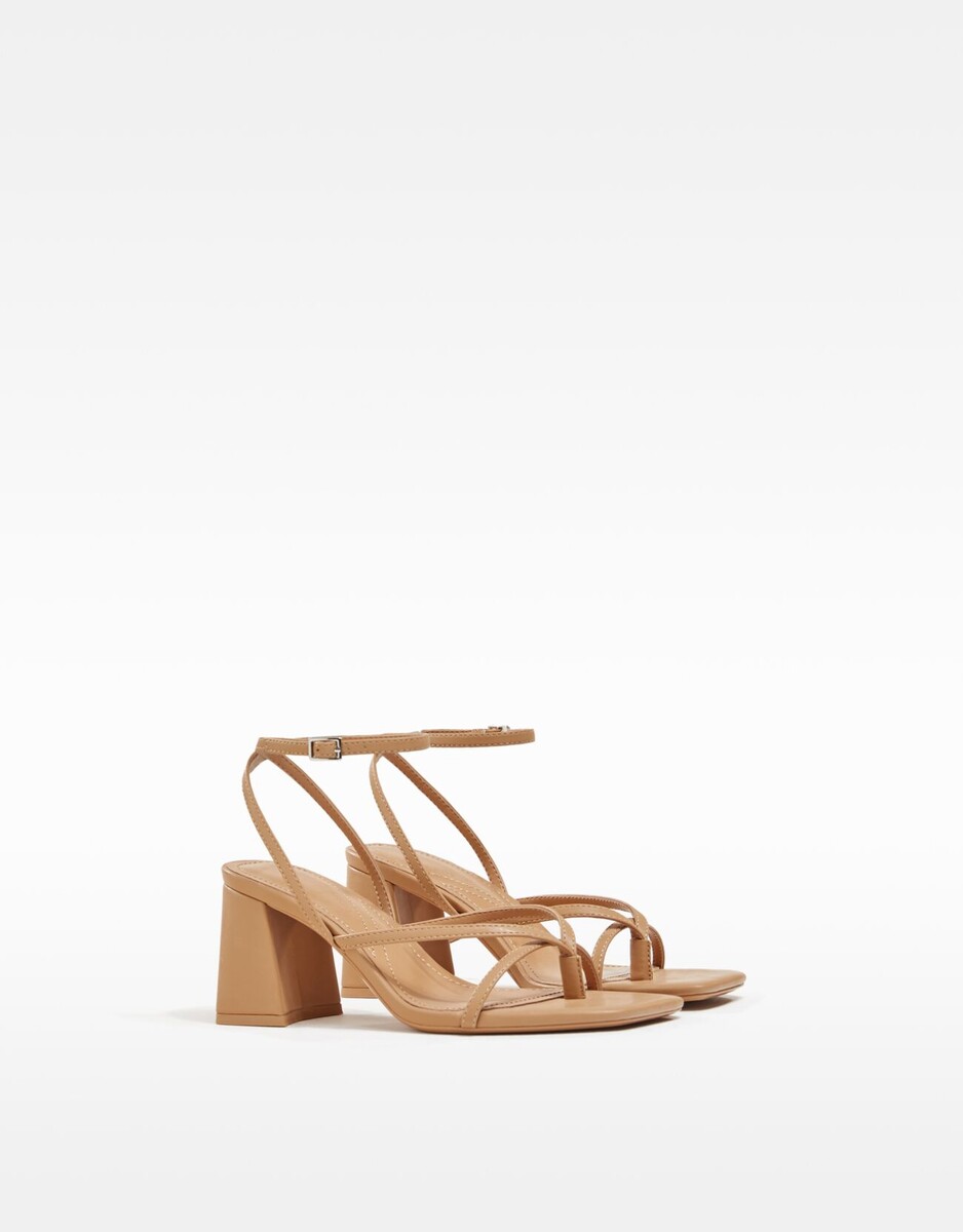 Sandales talon brides