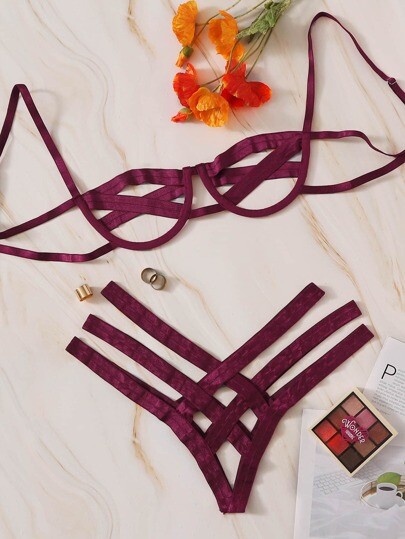 Ensemble de lingerie avec armature et détails ajourés