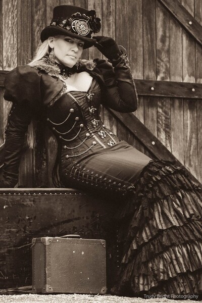 Corset Steampunk avec chaînes Noir