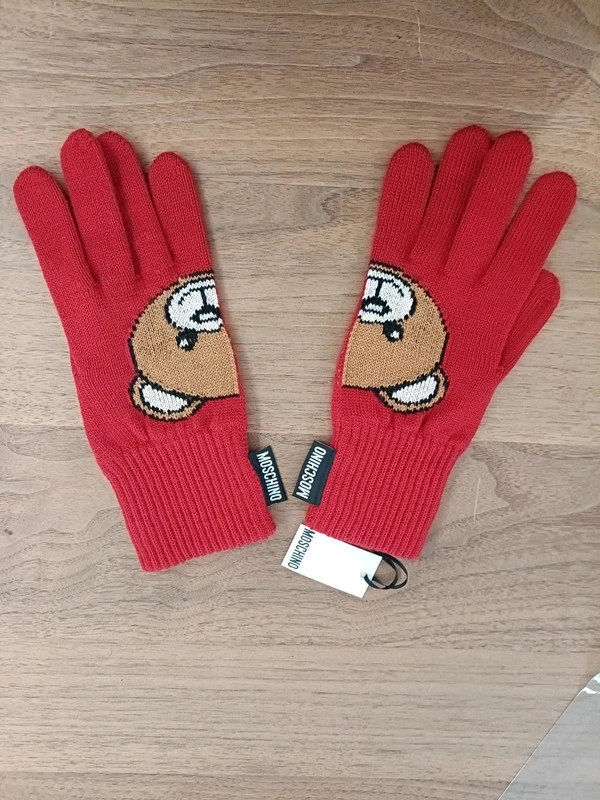 Bellissimi guanti Moschino