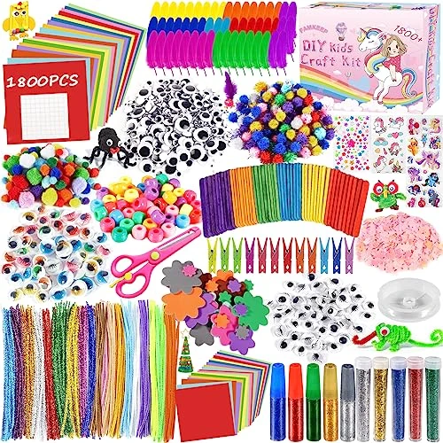 FAMKEEP Kit Bricolage Enfant 1800 Activites Manuelles pour Enfants, Bricolage Enfant Pipe Cleaners Crafts Set, Fournitures Éducatives, Loisirs Créatifs pour Enfants,Yeux Gluants, EVA Fleurs et Plumes