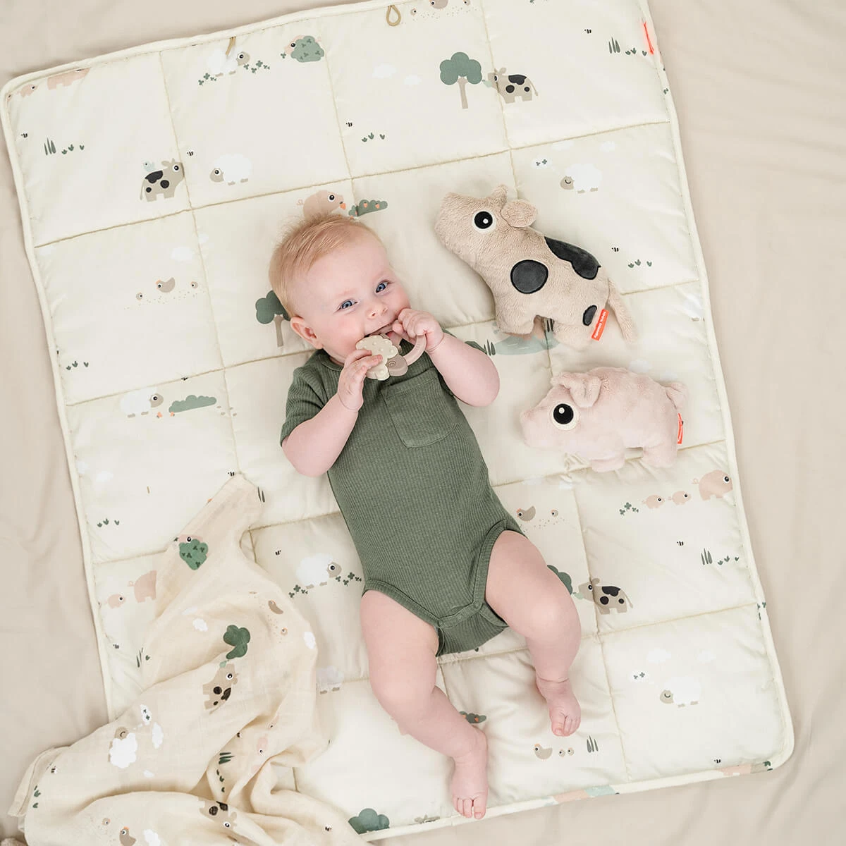Tapis d'éveil - Tiny farm - Sable – Shop at Done by Deer official webshop
