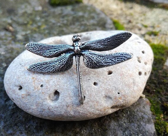 Broche Pin&#39;s Libellule Laiton Argenté Insecte Art Nouveau, broche enfant, cadeau