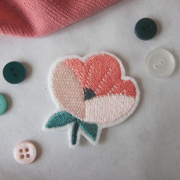 Embroidered Naïve Flower Iron On Patch