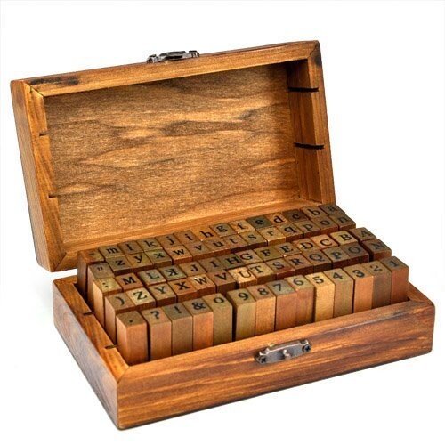 Gearmax® Tampons en Caoutchouc en Bois Ensemble, Petits Outils de Bricolage Timbre situés à différentes Lettres de Style (70 pcs Alphabet + Timbres numériques Vintage)