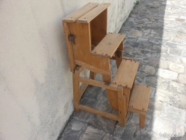 Tabouret escabeau en bois ancien