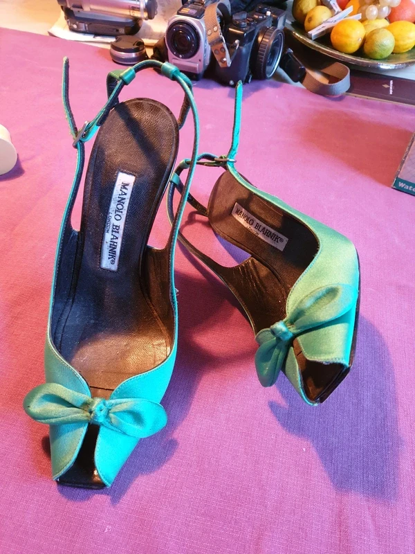 Chaussures turquoise satin MANOLO