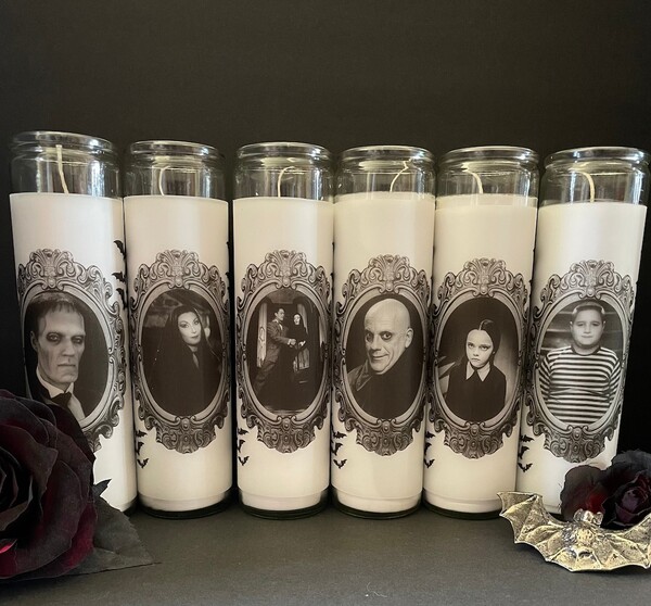 Addam&#39;s Family (1991) Candle Set Morticia, Wednesday, and Morticia and Gomez waltz
