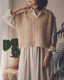 Aura Vest pattern by Irene Lin