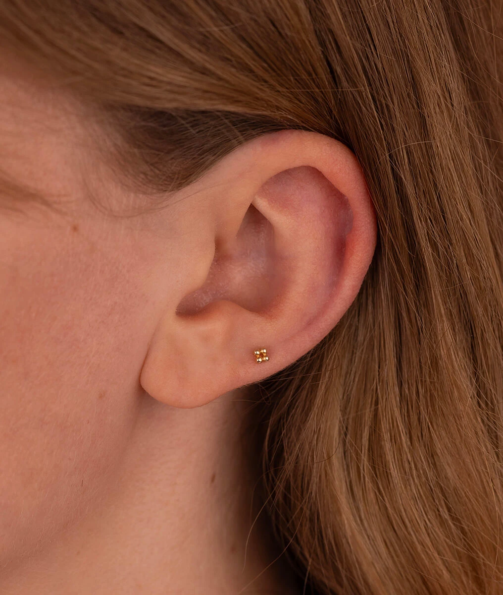 [À l'unité] Piercing 4 mini boules lisses Plaqué or