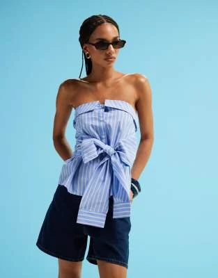 Monki - Top bandeau style chemise noué à l'avant à fines rayures - Bleu et rose