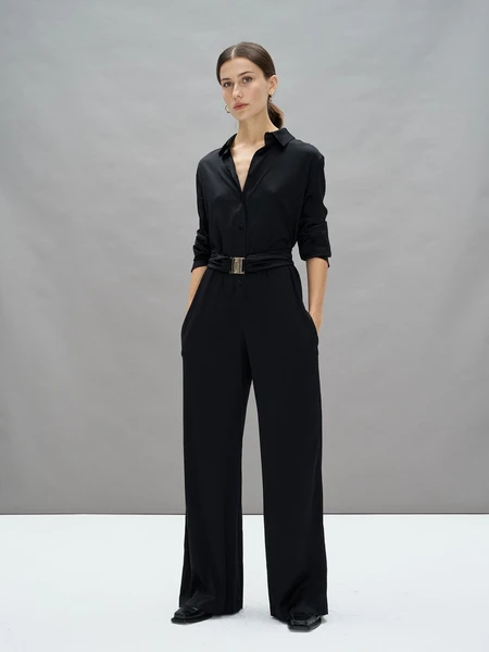 CAMUS - Combinaison avec ceinture amovible en satin de viscose Noir