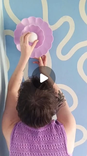 Une passionnée de couleurs et d'activités manuelles peps ✨ on Instagram: "Encore une lampe ✨Je continue à décorer mon entrée avec une nouvelle applique murale et cette fois-ci fait maison 🤭Très facile et rapide à réaliser, en 1h c'est fait !Honnêtement le plus long ça a été de démonter et remonter les fils du domino monté à l'envers 2fois 🫣Ce violet tout doux sur fond bleu je ne m'en lasse pas 🌈Et toi comment tu trouves le résultat ?Tu veux refaire le même ?Commente réf et je te partage tout ce dont tu as besoin pour faire la tienne !@bm_france_officiel#diylampe #diy #appliquemurale #luminaire#doityourselfMots clefs : Hack Ikea - Lille - Lille créative- Activités manuelles - Fait main - Couleurs pastel - Univers pop - dopamine decor - Déco originale - Création facile - Inspiration créative - Upcycling - Tutos créatifs - Objets uniques - upcycling - upcycled - Handcrafted"